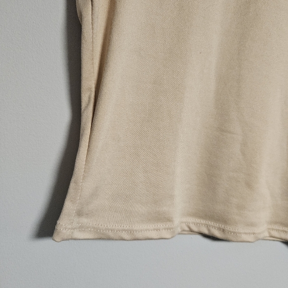 $5 WHEN BUNDLED 🍇 LIVE IN THE MOMENT Baby Tee Size Small - Picture 4 of 7